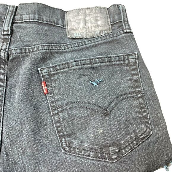 Levi’s Black Cut Off Shorts - Picture 3 of 9